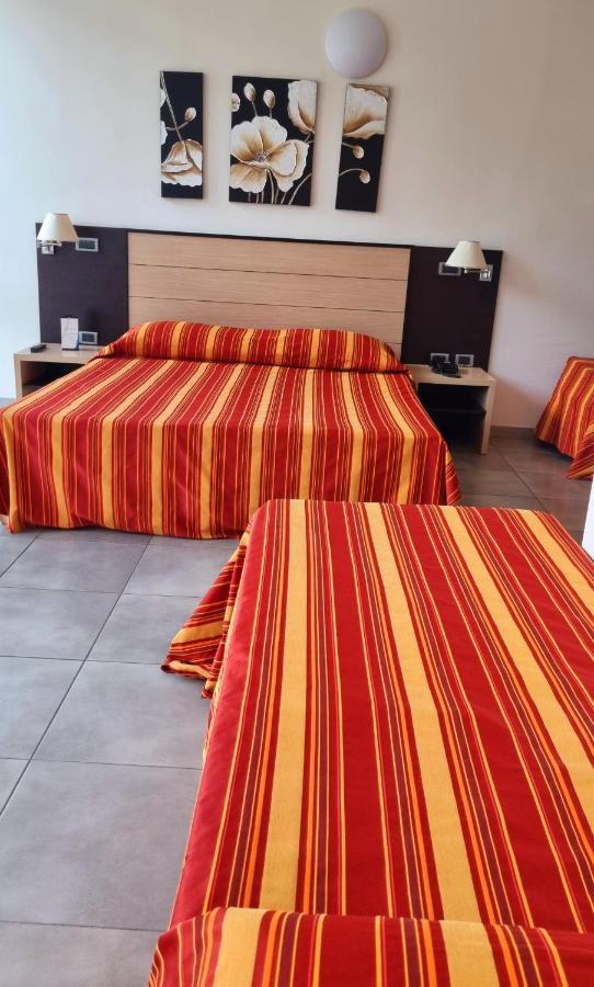 Hotel Insteia Polla Extérieur photo