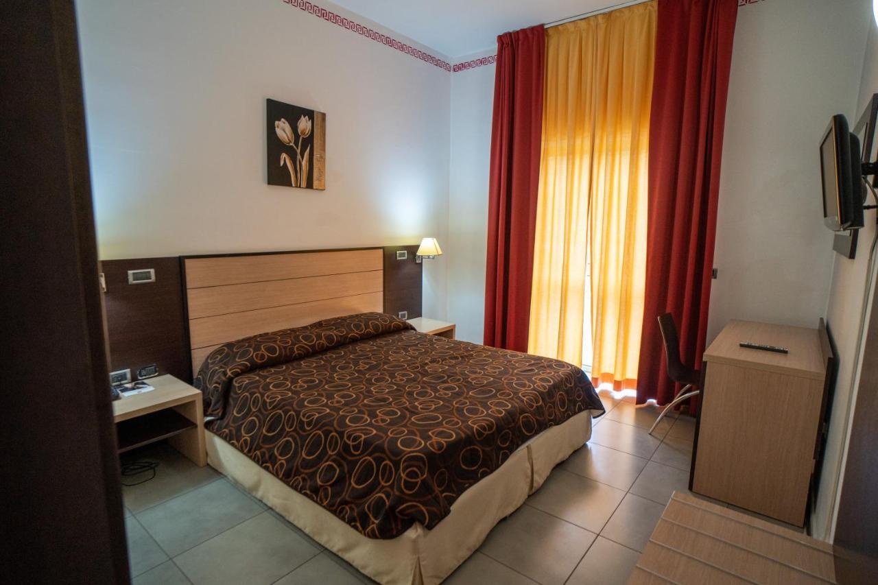 Hotel Insteia Polla Extérieur photo