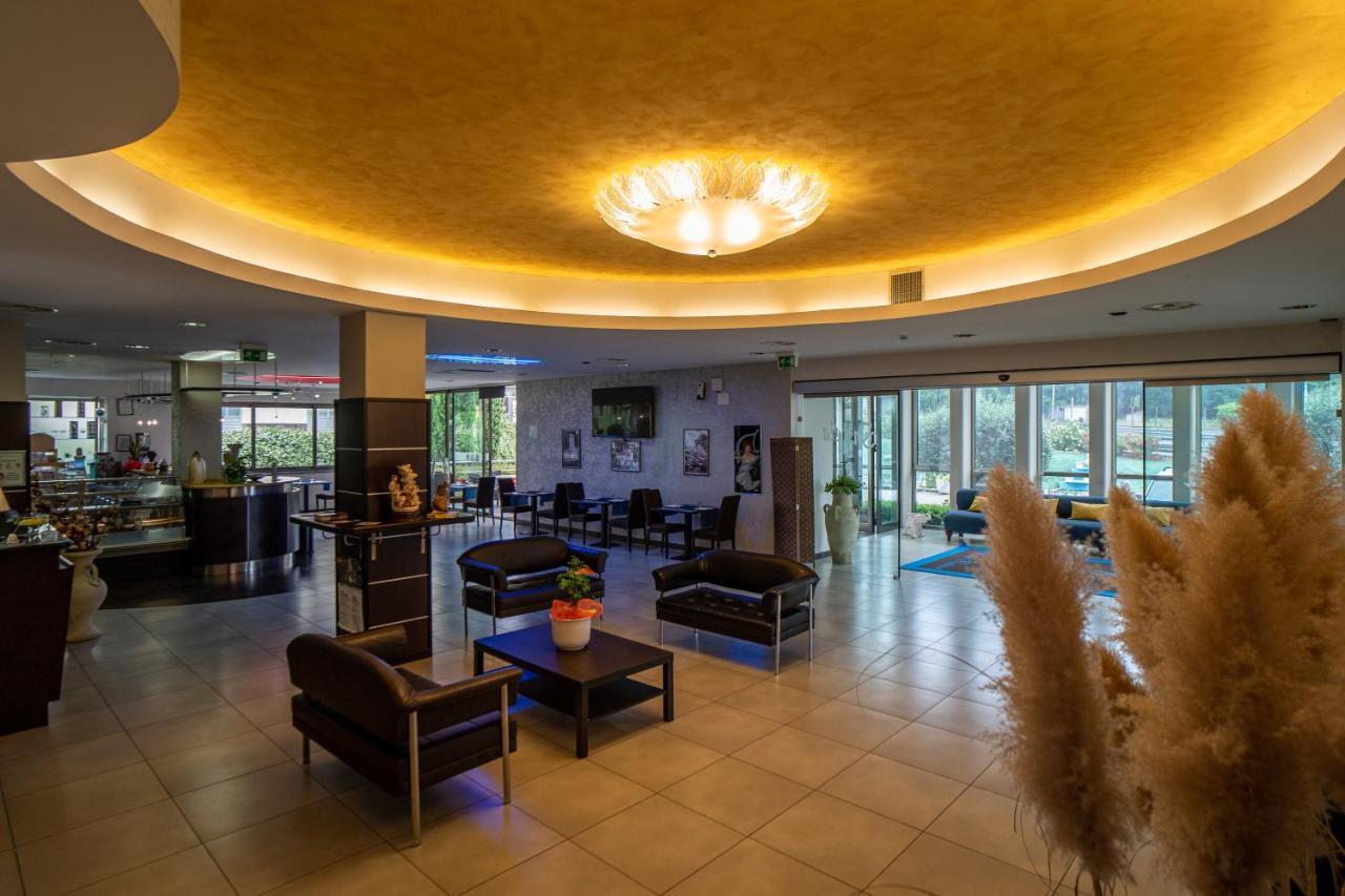 Hotel Insteia Polla Extérieur photo