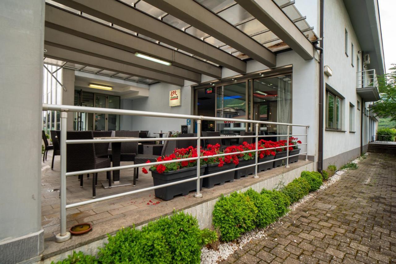 Hotel Insteia Polla Extérieur photo