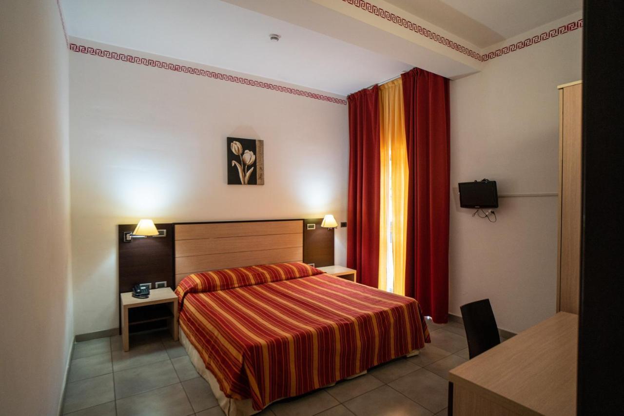 Hotel Insteia Polla Extérieur photo