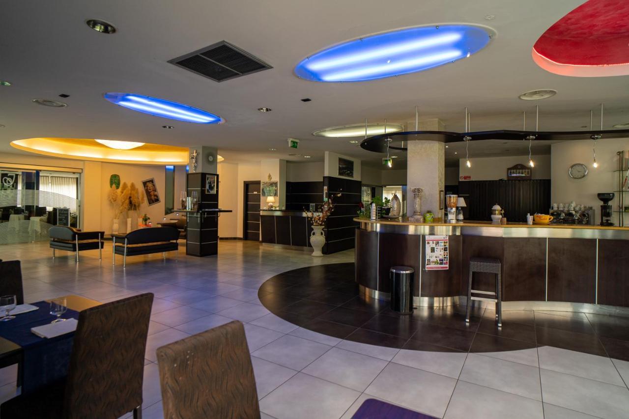 Hotel Insteia Polla Extérieur photo