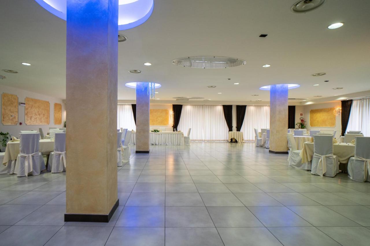 Hotel Insteia Polla Extérieur photo