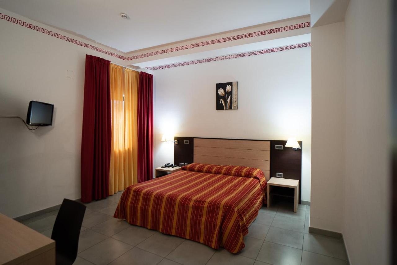 Hotel Insteia Polla Extérieur photo
