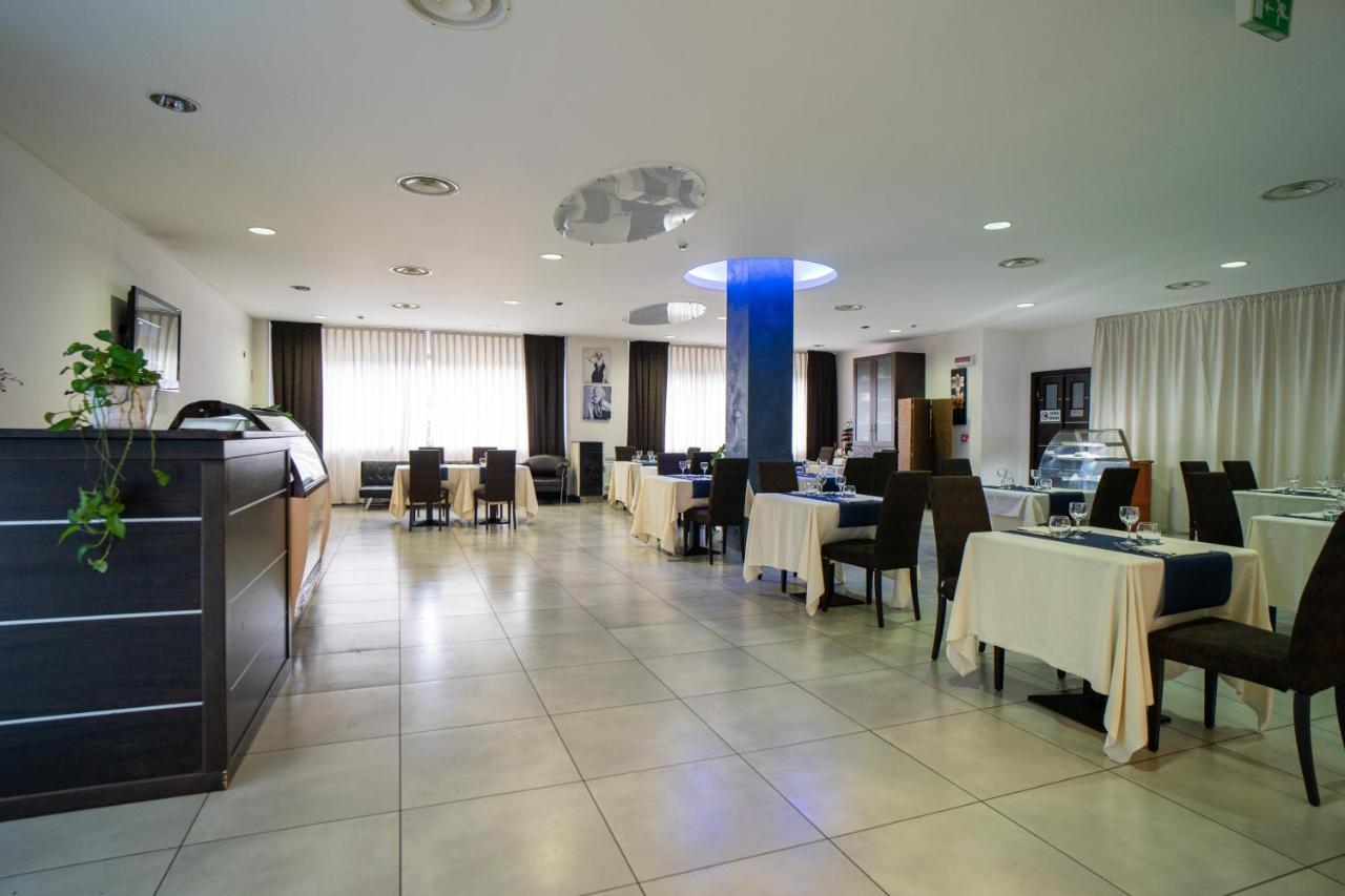 Hotel Insteia Polla Extérieur photo