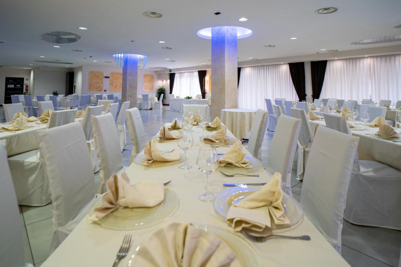 Hotel Insteia Polla Extérieur photo
