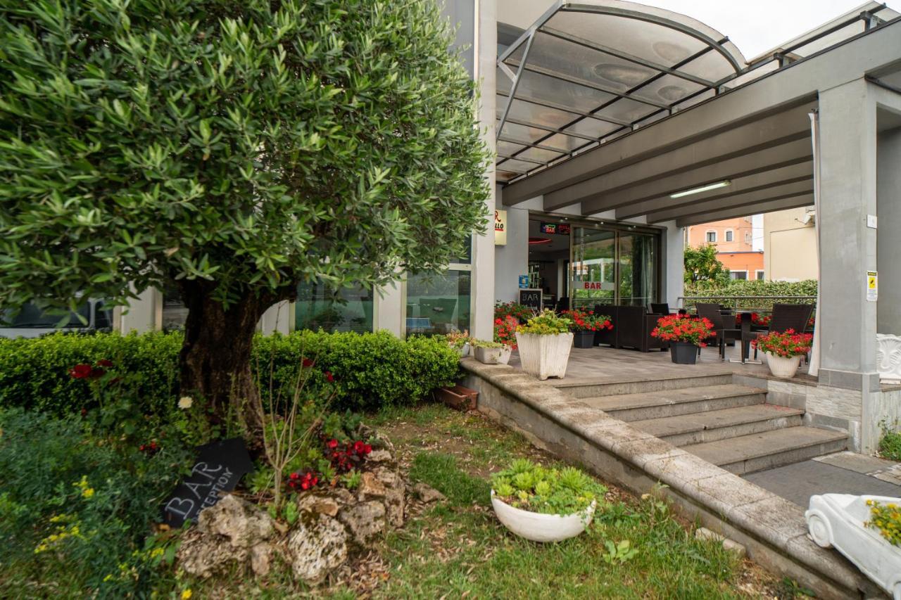 Hotel Insteia Polla Extérieur photo
