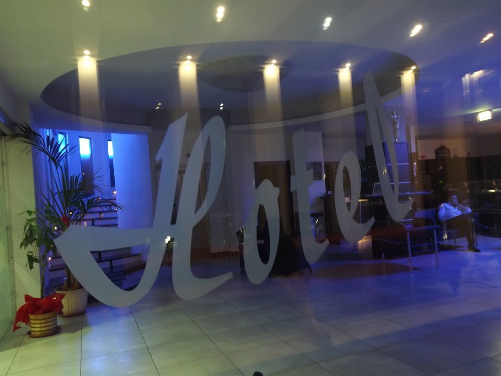 Hotel Insteia Polla Extérieur photo