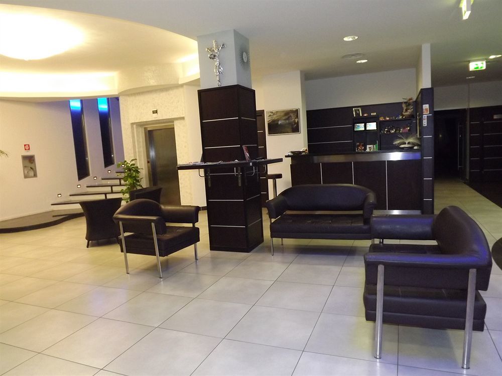 Hotel Insteia Polla Extérieur photo