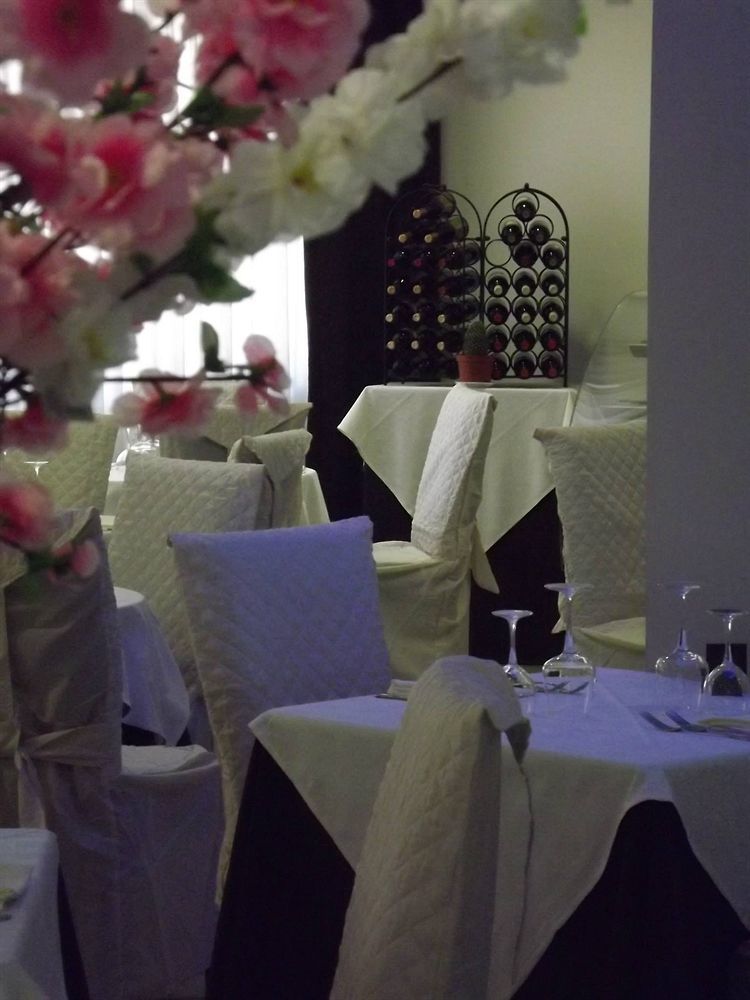 Hotel Insteia Polla Extérieur photo