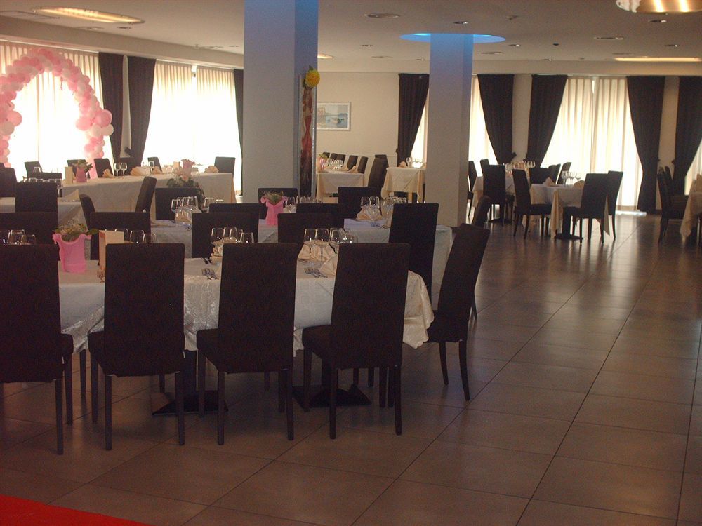 Hotel Insteia Polla Extérieur photo