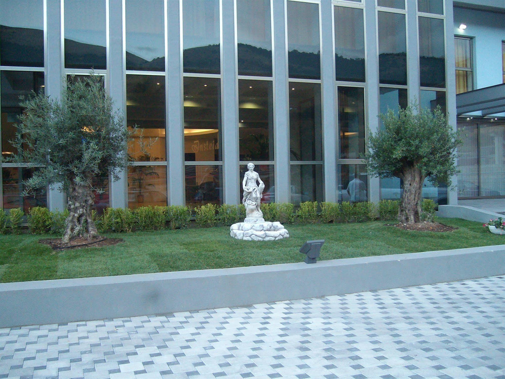 Hotel Insteia Polla Extérieur photo