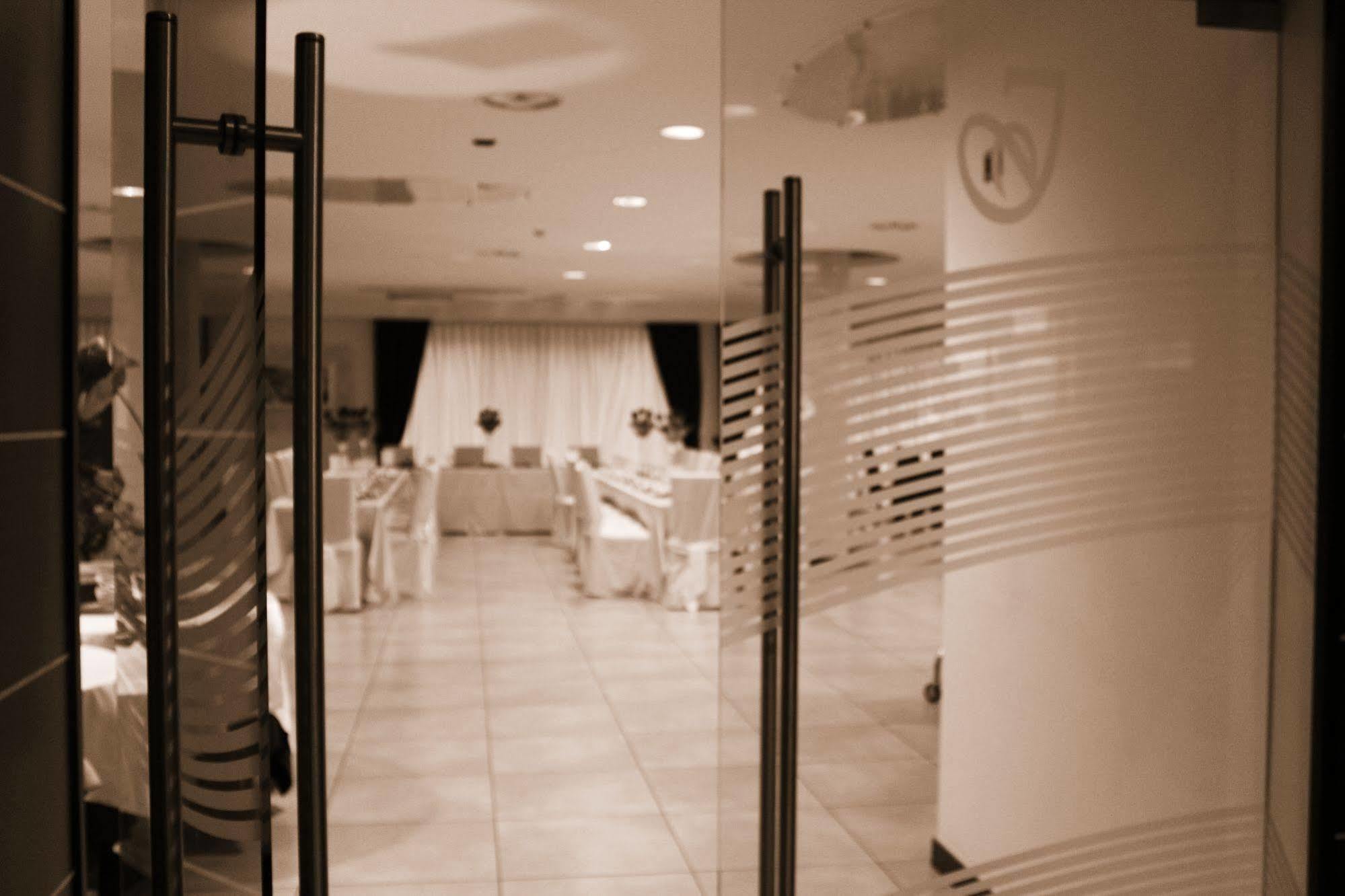 Hotel Insteia Polla Extérieur photo