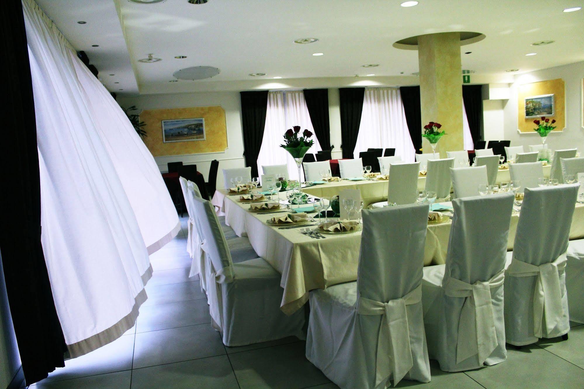 Hotel Insteia Polla Extérieur photo