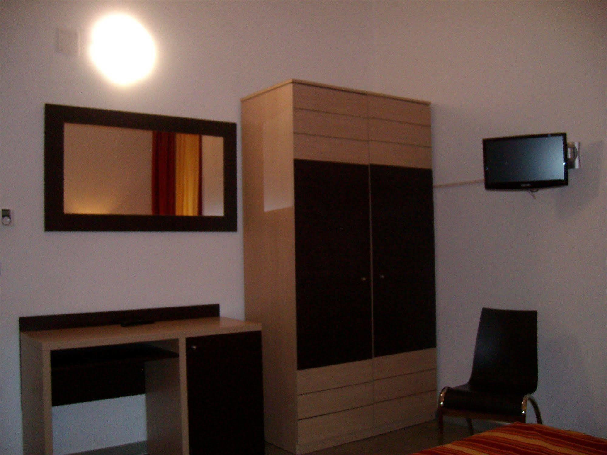 Hotel Insteia Polla Extérieur photo