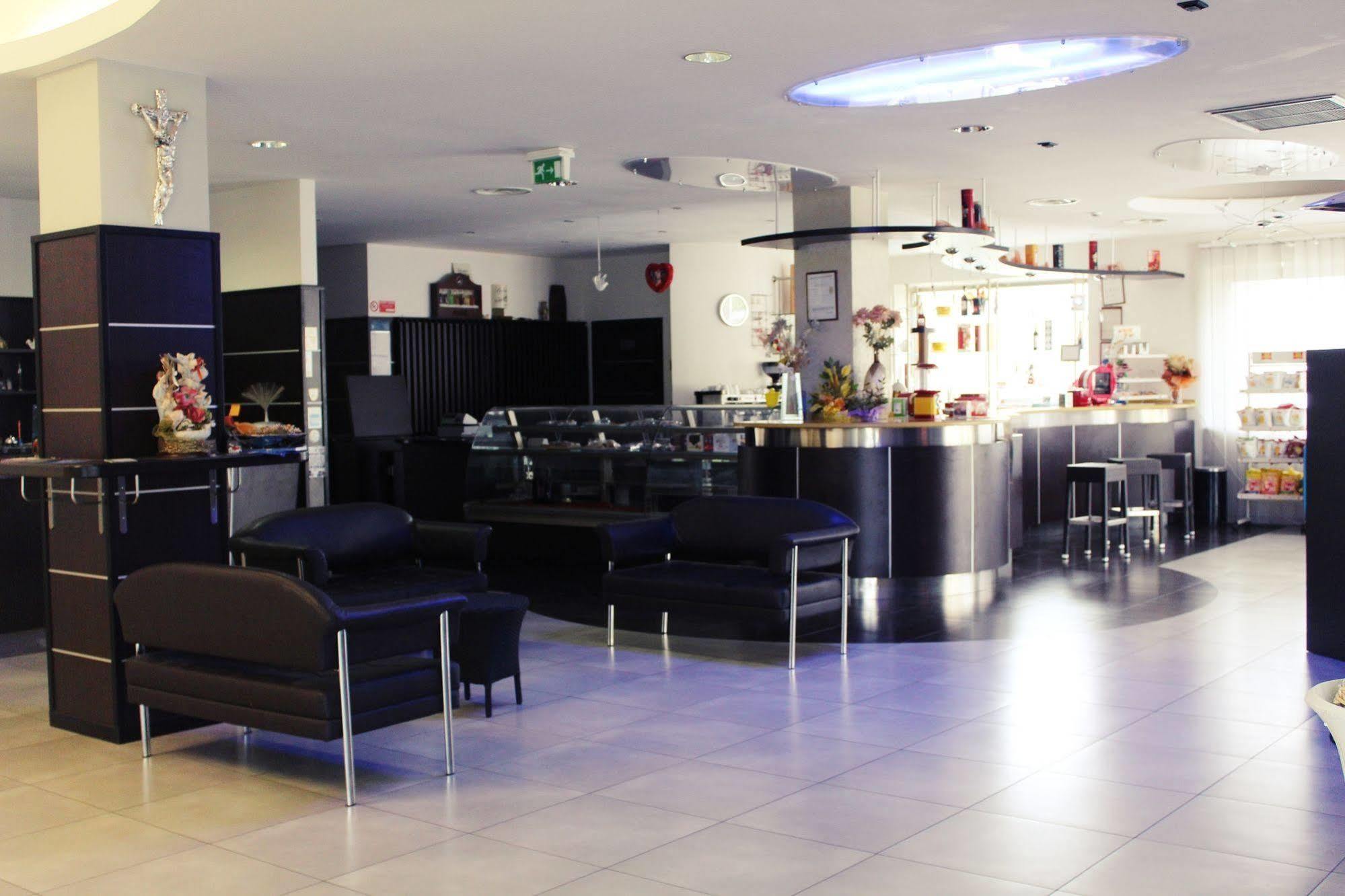 Hotel Insteia Polla Extérieur photo